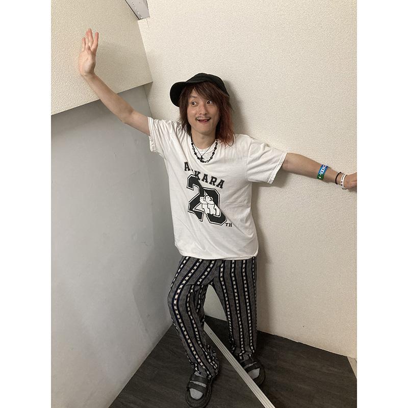 アルカラnoひょっこり20thツアーTシャツ white | アルカラ（Arukara